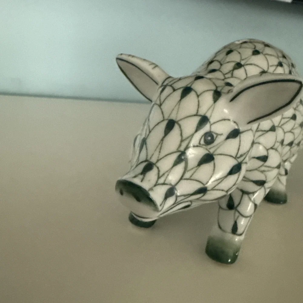 Andrea by Sadek Porcelain Pig Hand Painted Green & White Fishnet 6